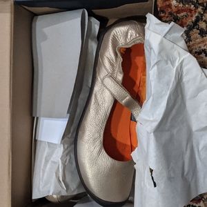 Tsubo metallic Mary Janes